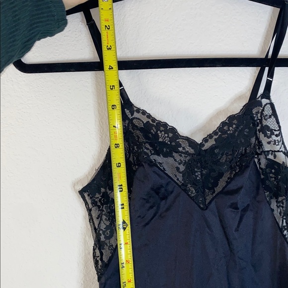 🪿Vintage Lace Henson Kickernick Black Nightgown with adjustable straps! - Picture 8 of 11